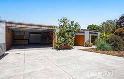 11  Huddersfield Road, Deer Park, Vic 3023