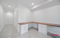 10 Lockyer Street, Spring Mountain, Qld 4300