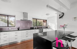 10 Duggan Court, Highton, Vic 3216