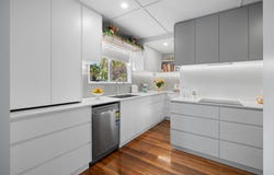 61 Ridgeway Avenue, Southport, Qld 4215