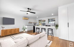 32 Lapoinya Crescent, Warana, Qld 4575