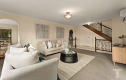 18 Raymore Court, Carindale, Qld 4152