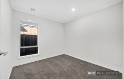 11 Raptor Place, Melton South, Vic 3338