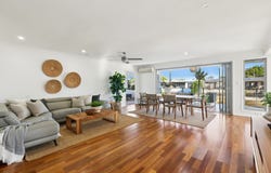 14 Ensenada Court, Broadbeach Waters, Qld 4218
