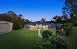 10-11 Hanlin Place, Victoria Point, Qld 4165
