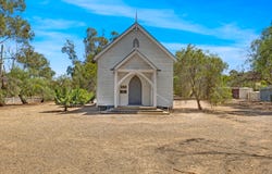16 Johnston Street, Thoona, Vic 3726