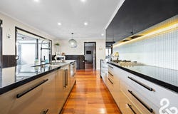 5 Greenway Drive, Mill Park, Vic 3082