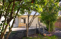 10 Warnock Street, Maldon, Vic 3463