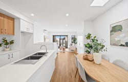 28 Tanzanite Court, Berwick, Vic 3806