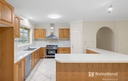 585 WINDERMERE ROAD, Lara, Vic 3212