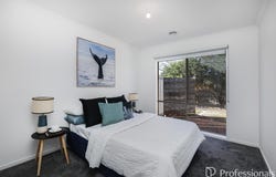 30 Pinnacle Crescent, Brookfield, Vic 3338