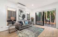 2/276 Nepean Highway, Seaford, Vic 3198