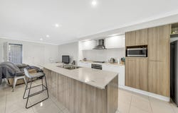 2/282 Fischer Road, Ripley, Qld 4306