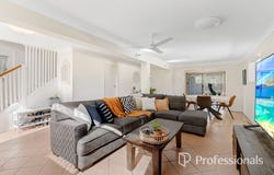16 Yingally Drive, Arana Hills, Qld 4054