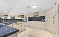 1 Castaway Court, Banksia Beach, Qld 4507