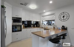 24 Clarke Street, Howlong, NSW 2643