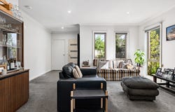 2/1338 Gregory Street, Lake Wendouree, Vic 3350