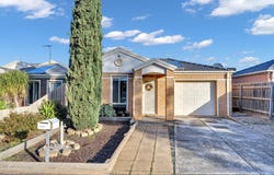 11 Granholm Grove, Harkness, Vic 3337