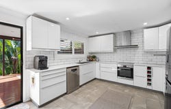 7 Mindaree Avenue, Wyoming, NSW 2250