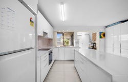 537 Mains Road, MacGregor, Qld 4109