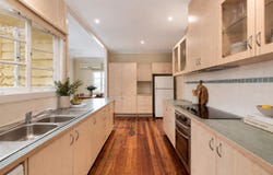 54 Plimsoll Street, Greenslopes, Qld 4120