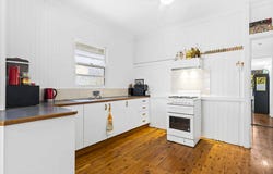 13 Albert Lane, Newtown, Qld 4350