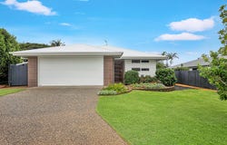 17 Brandon Court, Coral Cove, Qld 4670