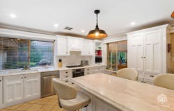 33 Hill Street, Gooseberry Hill, WA 6076