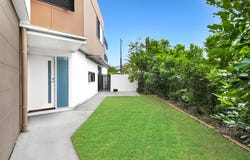 5101 Point Drive, Hope Island, Qld 4212