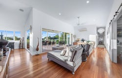 62 Eshelby Drive, Cannonvale, Qld 4802