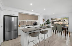 86 Midnight Crescent, Spring Mountain, Qld 4300