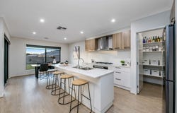 201 Ironstone Road, Ascot, Vic 3551