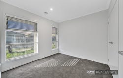 11 Raptor Place, Melton South, Vic 3338
