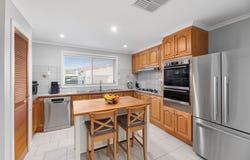 6 Ogle Close, Mill Park, Vic 3082