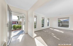 6 Larkin Street, Googong, NSW 2620
