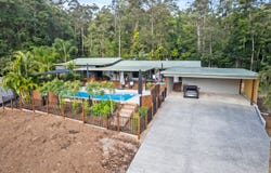 2 Woodlands Court, Mooloolah Valley, Qld 4553