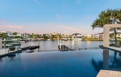 8 Kensington Mews, Sovereign Islands, Qld 4216