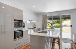 25 Fifth Street, Eildon, Vic 3713