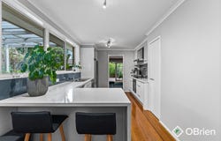 1 Iona Court, Frankston, Vic 3199