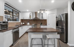 8 Peterborough Drive, Doreen, Vic 3754