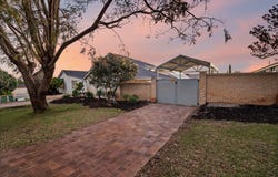 1 Paton Close, Winthrop, WA 6150