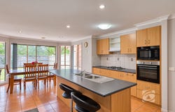 11 The Quays, Narre Warren South, Vic 3805