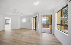 1/89 Frank Street, Labrador, Qld 4215