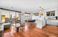 2/13 David Street, Altona, Vic 3018