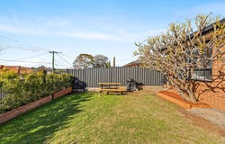 1/17 Tasman Avenue, Strathmore Heights, Vic 3041