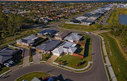 98 Girraween Way, Eli Waters, Qld 4655