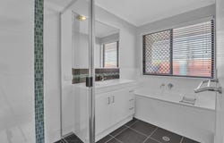 5 Boronia Street, Deebing Heights, Qld 4306