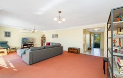 16 Quarterhorse Parade, Wadalba, NSW 2259