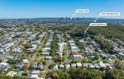 19 Nurstead Street, Camp Hill, Qld 4152