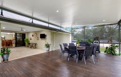 10 Merlot Place, Pine Mountain, Qld 4306